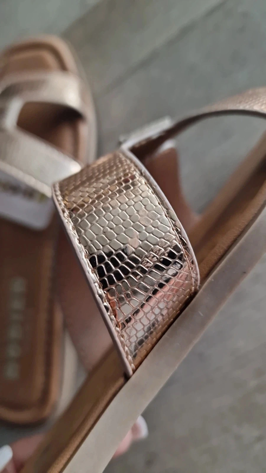 Stunning Rodier Paris sandals in rose gold. – photo 10